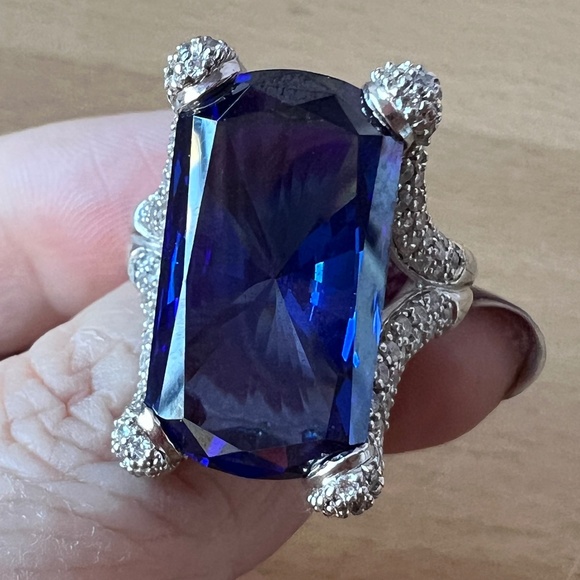 Victoria Wieck HUGE 19ct Absolute Sterling simulated Tanzanite Radiant-Cut Ring